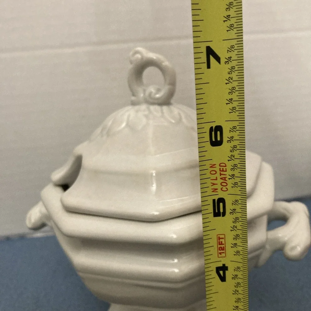 Williams-Sonoma Antique White 2011 Individual Soup Tureen w/Ladle Spoon